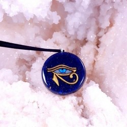 Ochiul lui Horus - pandantiv cu pietre semipretioase, diamant Herkimer, piatra lunii, safir albastru, azurit, iolit, labradorit, cuart rutilat, selenit